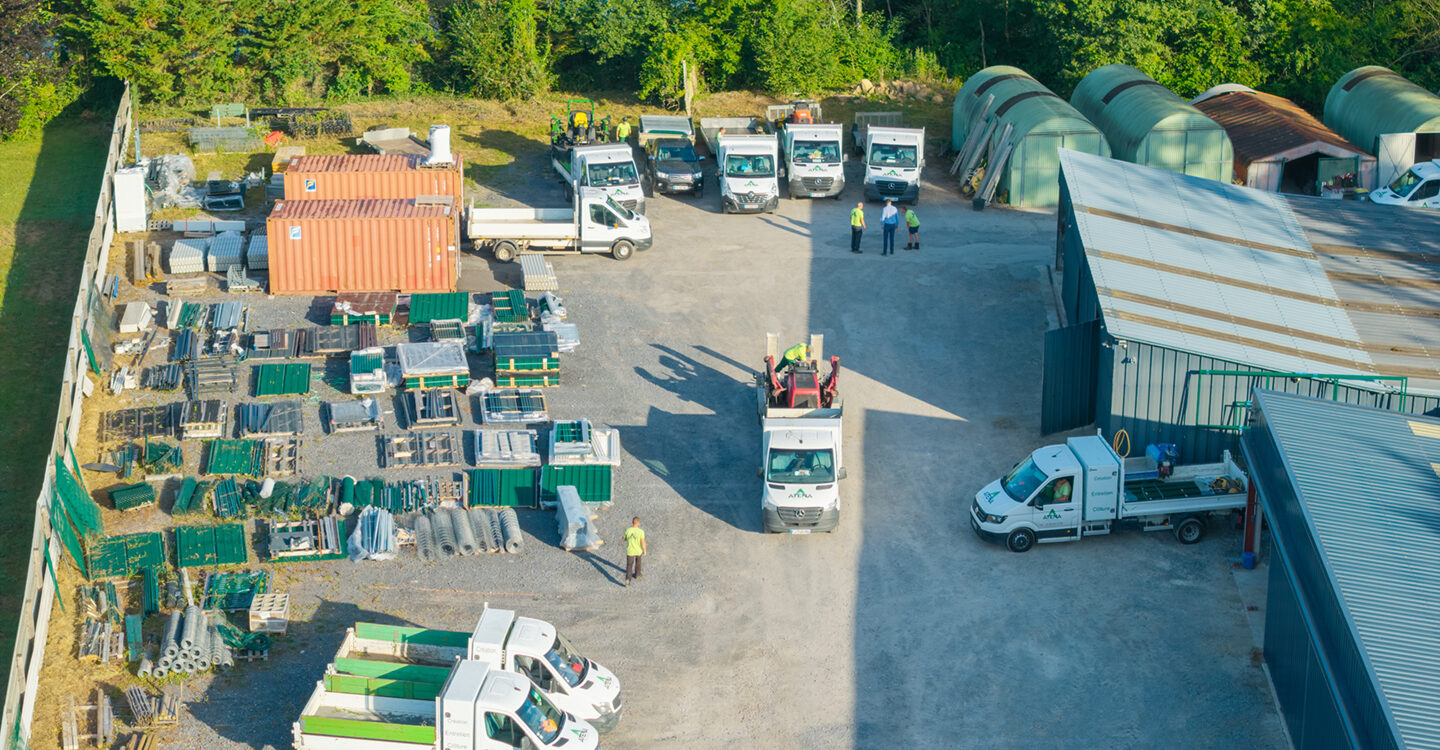 Vue aérienne des locaux d’ATENA Paysage, entreprise paysagiste spécialisée en aménagement et entretien d’espaces verts près de Laon